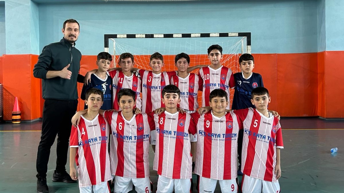 Küçük Erkek Futsal Takımı